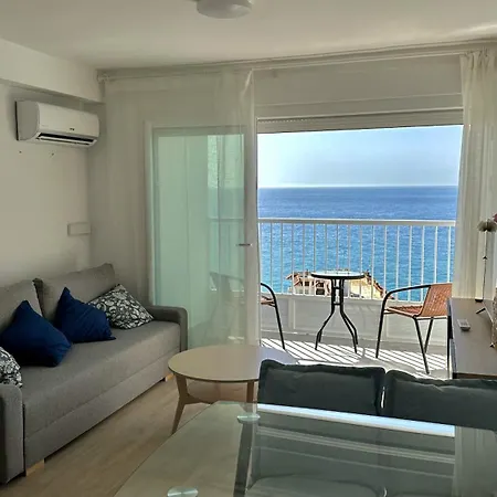Penthouse With Sea Views Lägenhet Nerja